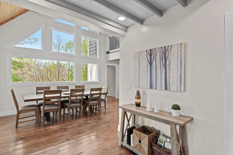 Interior 2, Elevation Escape, Watauga