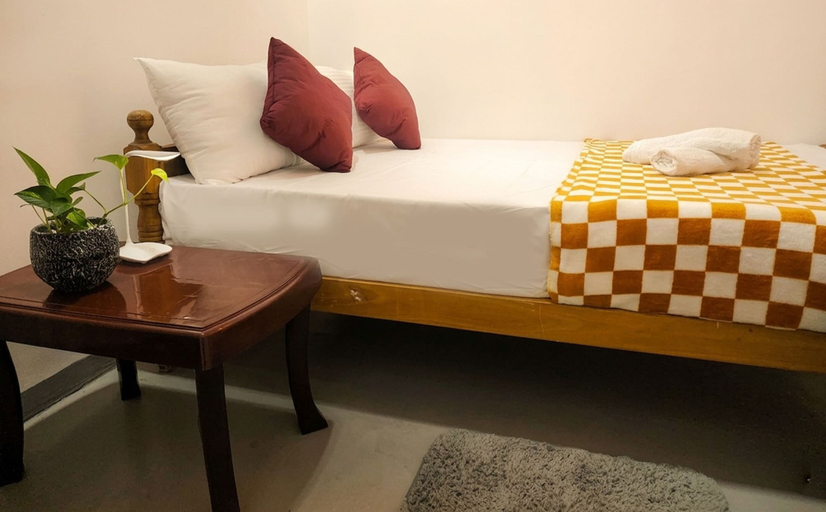Room 3, Sandila Surf and Stay Hiriketiya, Dickwella