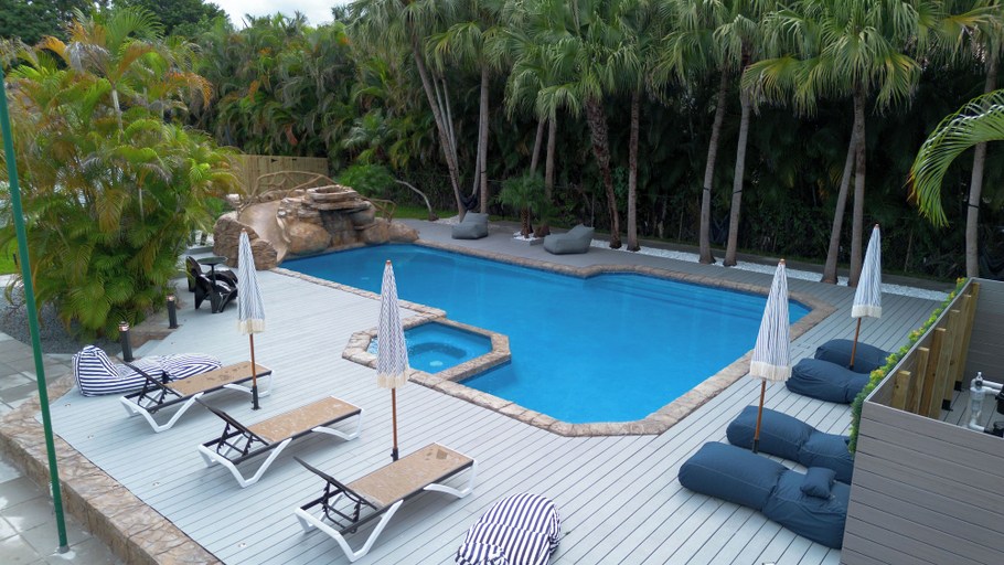 Pool 2, Waterfall Villa | Multi Court •Watersilde •Cinema, Broward