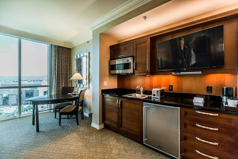 Interior 4, Free Valet Parking MGM Studio 1911, Clark