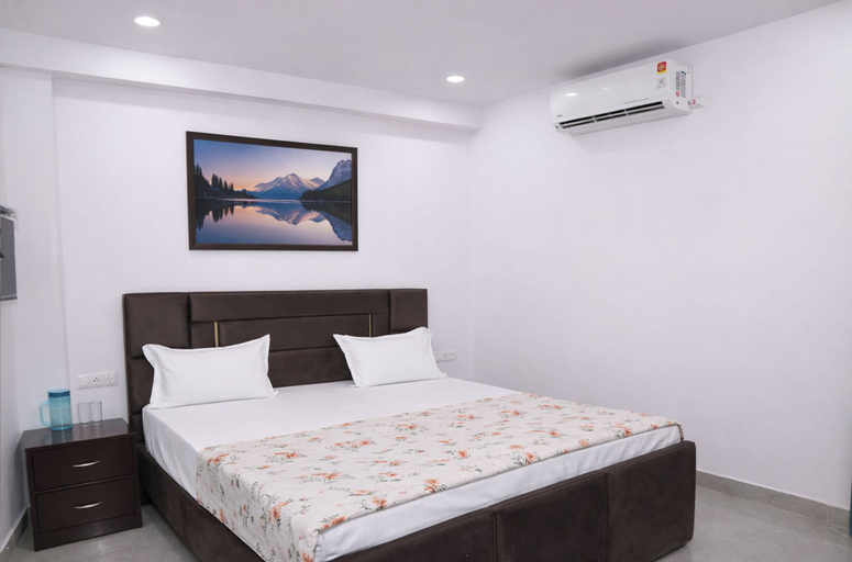 Room 5, Mandapam Stays, Mathura