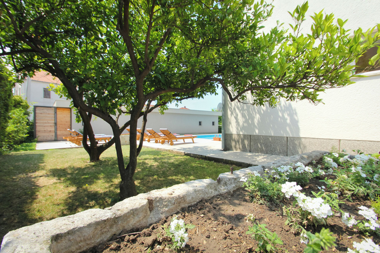 Property grounds, Holiday Home Bajelo, Kaštela