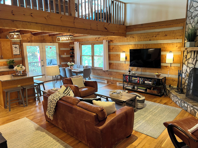 Interior 3, 7th Heaven, Watauga