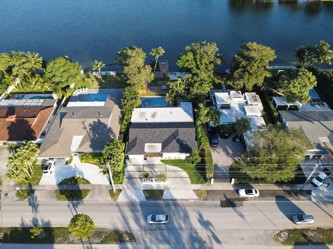 Aerial view 4, Lakefront Villa ·Tropical Backyard·Kayak·Cool Deck, Miami-Dade