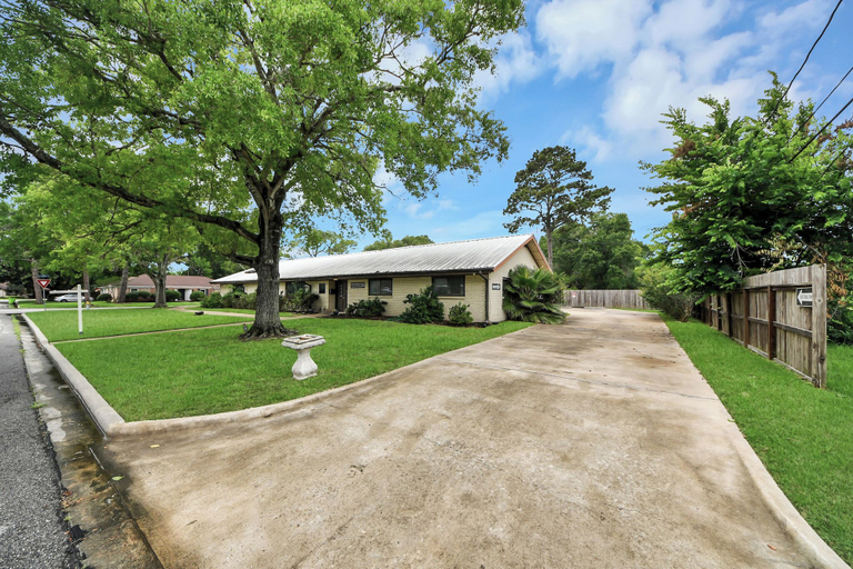 Exterior 5, Lofty Grace Home 2, Fort Bend