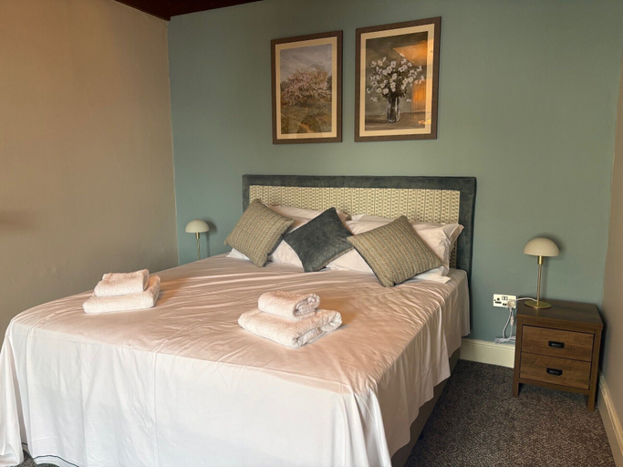 Room 5, Oak House, Somerset