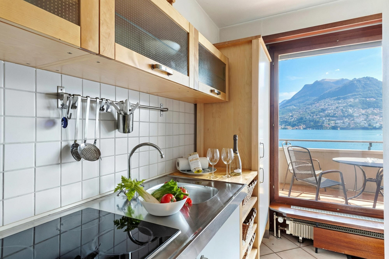 Private kitchen 4, Comfort Holiday In Paradiso With Lake Lugano View, Lugano