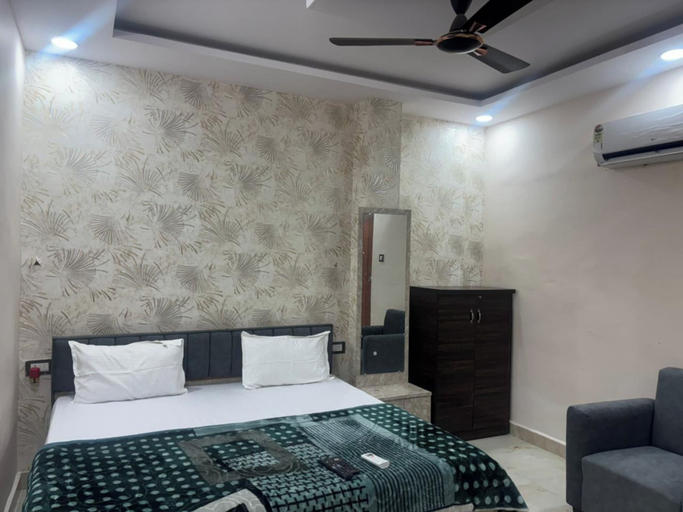 Room 2, Manjeet Hotel & Restaurant, Ballia