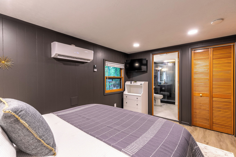 Interior 4, Blue Ridge Retreat at Linville Land Harbor, Avery