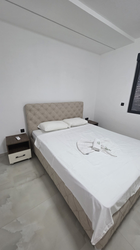 Room 4, Vile Relax