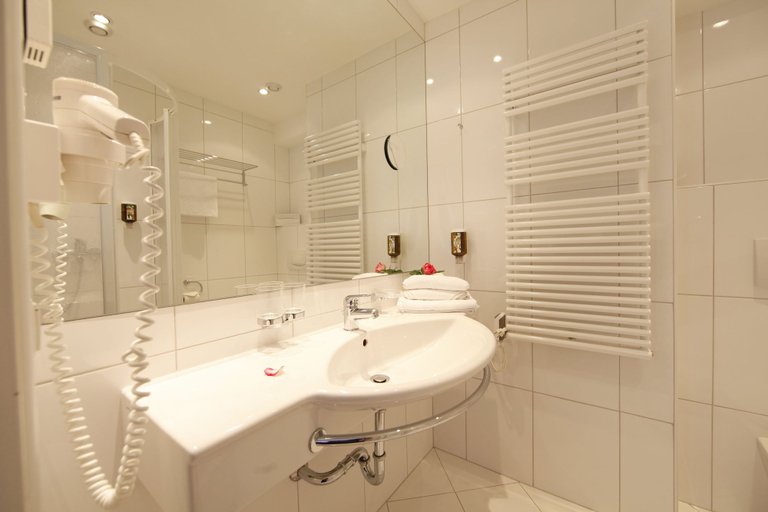 Bathroom 5, Hotel Dachstein, Sankt Johann im Pongau