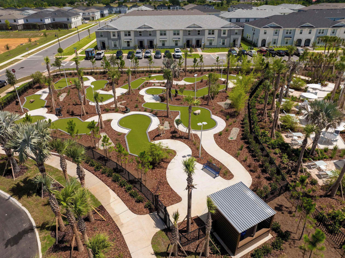 Exterior 4, Family Townhome w/ Private Pool Near Theme Parks, Lake
