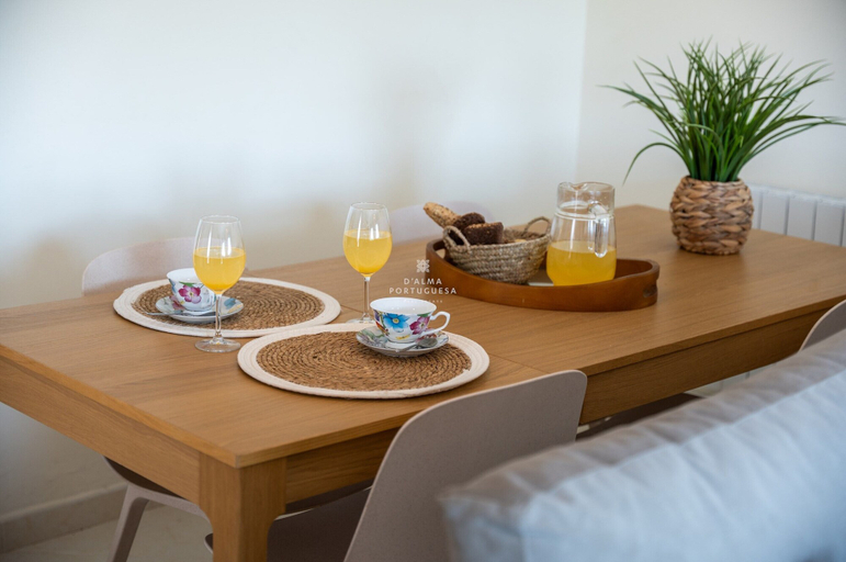 In-room dining, Rosemary Apartment - By D´alma Portu, Albufeira