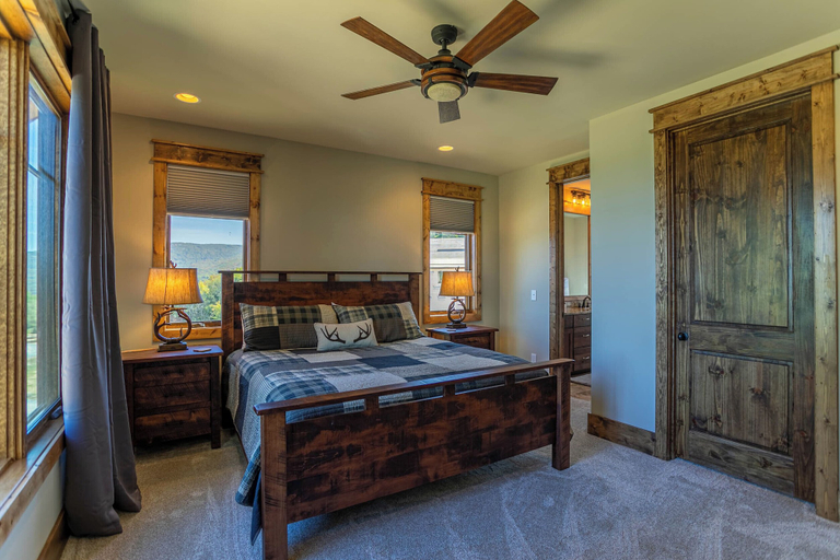 Interior 2, Evergreen at Eagles Nest, Avery