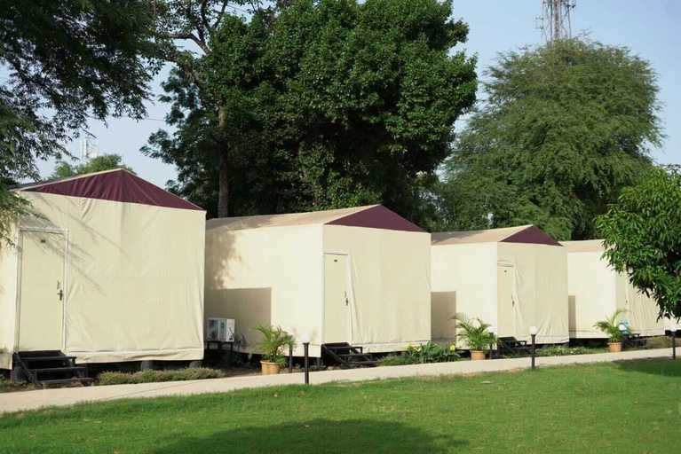 Exterior 2, Unwind Resort, Dewas