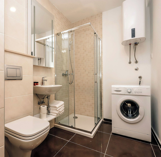 Bathroom, Status M Apartments 176