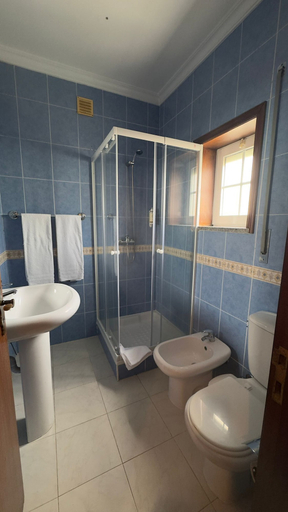 Bathroom 3, Hotel Reels, Águeda