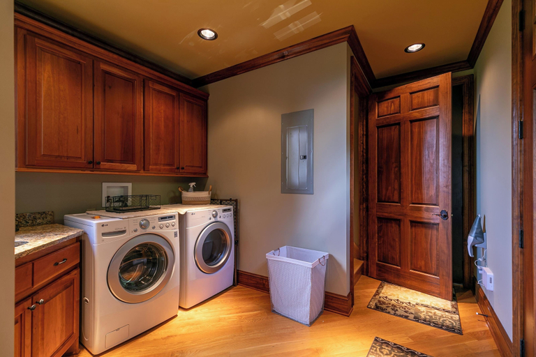 Interior 2, Haven at Headwaters Long-range Mountain Views, Pet Friendly With Game Room, Avery