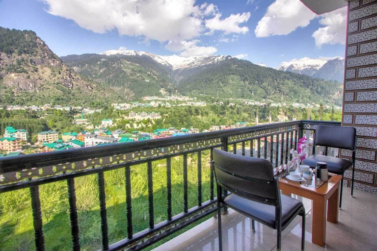 Property grounds, New Wonder City Hotel & Resorts, Kullu