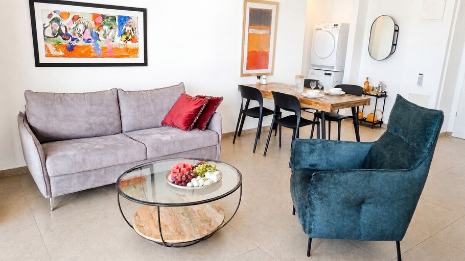 Living area 4, Urban Penthouse Loft W Jacuzzi