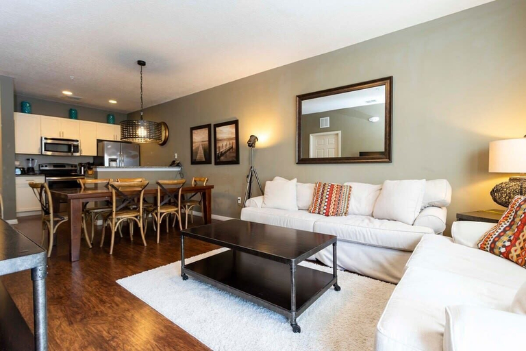 Living area 5, Spacious Disney Area Townhouse w/ Pool & Free Parking, Osceola