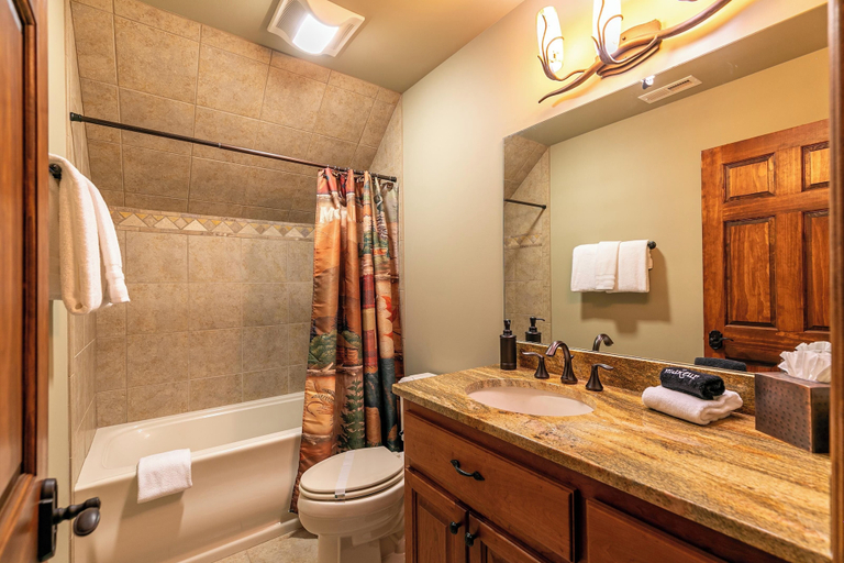 Interior 5, Haven at Headwaters Long-range Mountain Views, Pet Friendly With Game Room, Avery