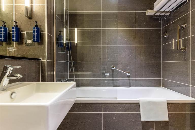 Bathroom 2, Majestic Hotel Bristol, Bristol