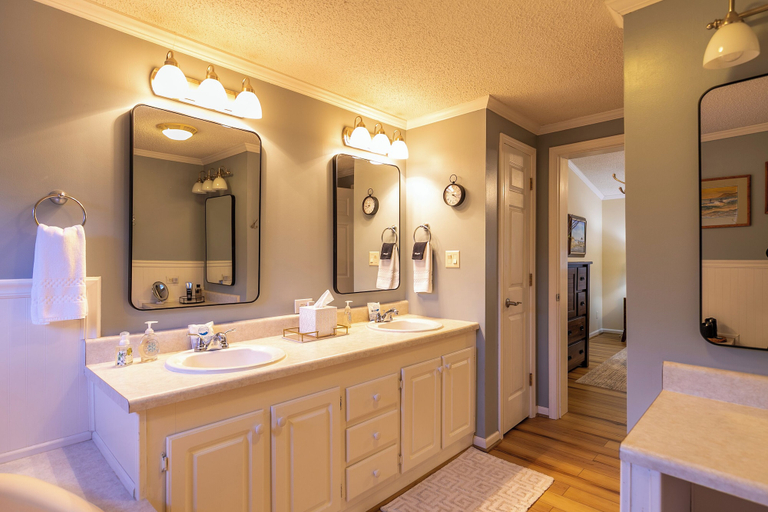 Interior 5, Our Happy Nest, Watauga