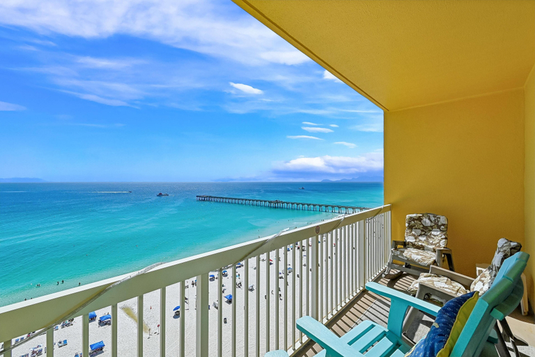 Interior 2, Calypso 1207 West, Bay