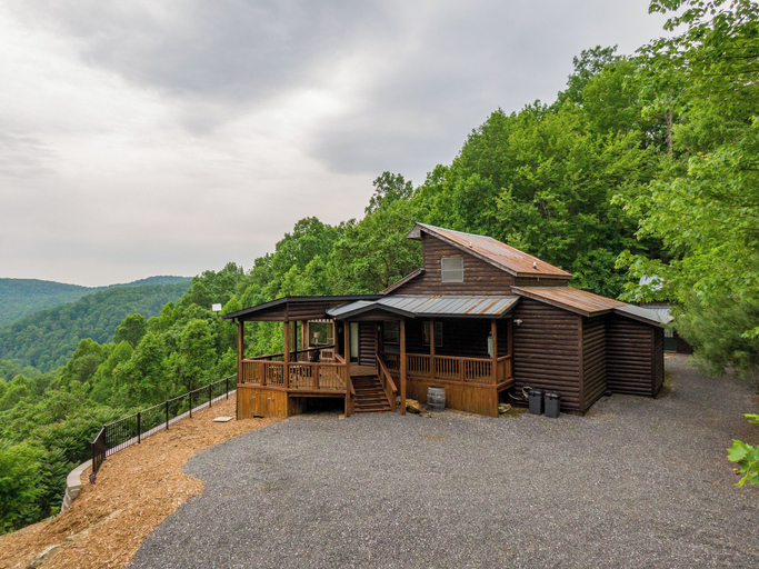 Interior 4, Skyline Escape Stunning Long Range Views, Hot Tub, Firepit, Lawn Games, Watauga