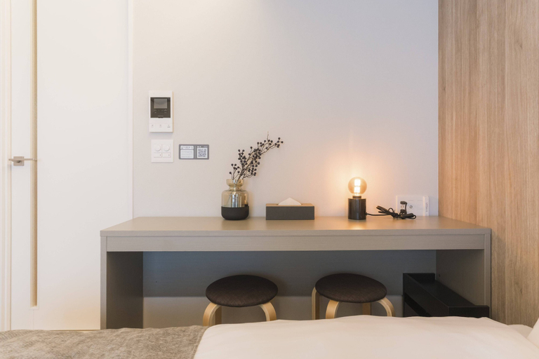 Room 5, b&Hanazono2, Osaka