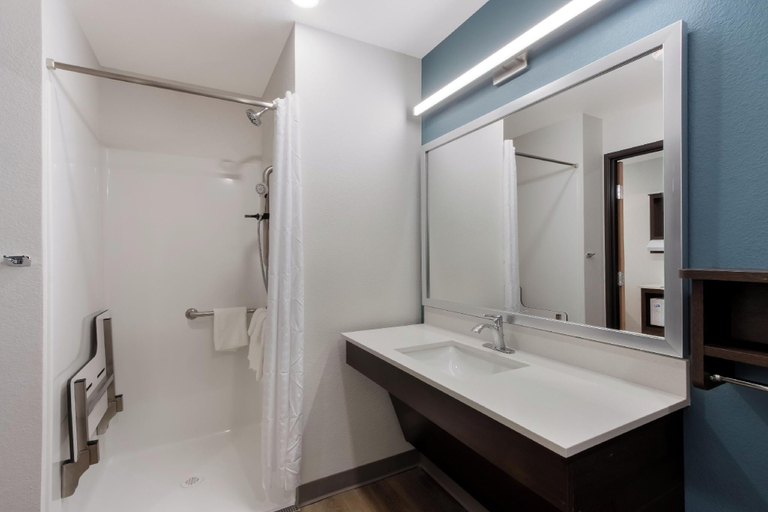 Bathroom 4, Woodspring Suites Gilbert - Mesa Gateway Airport, Maricopa
