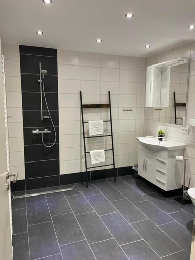 Bathroom 5, Apartment am Rosenplatz 24-hour check-in, Gifhorn