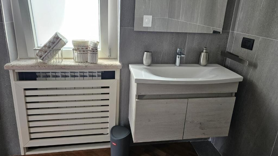 Bathroom 5, Itanco Resort, Crotone
