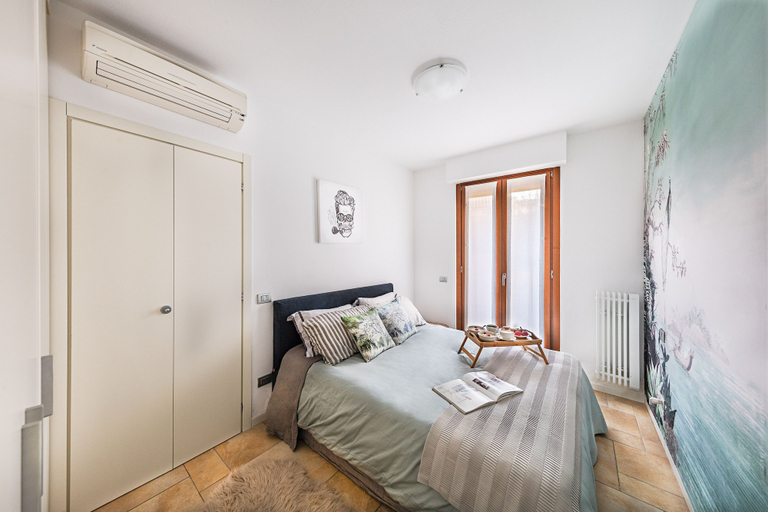 Bedroom 3, Oliveto al Porto 4 Apartment by Wonderful Italy, Brescia