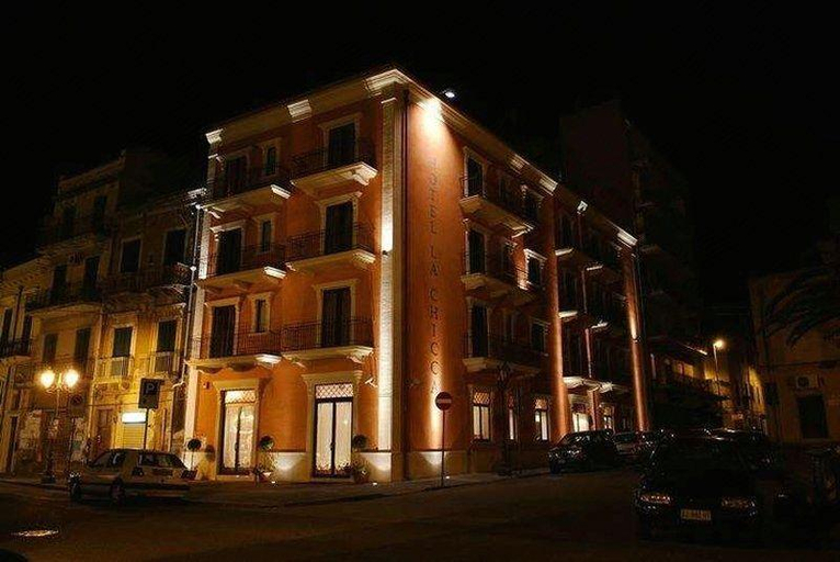 Exterior & Views 2, La Chicca Palace Hotel, Messina