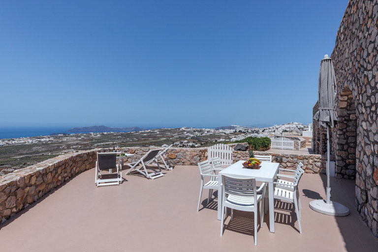 Outdoor dining 4, Villa - Sleeps 5 - Private Heated Pool-parking, South Aegean