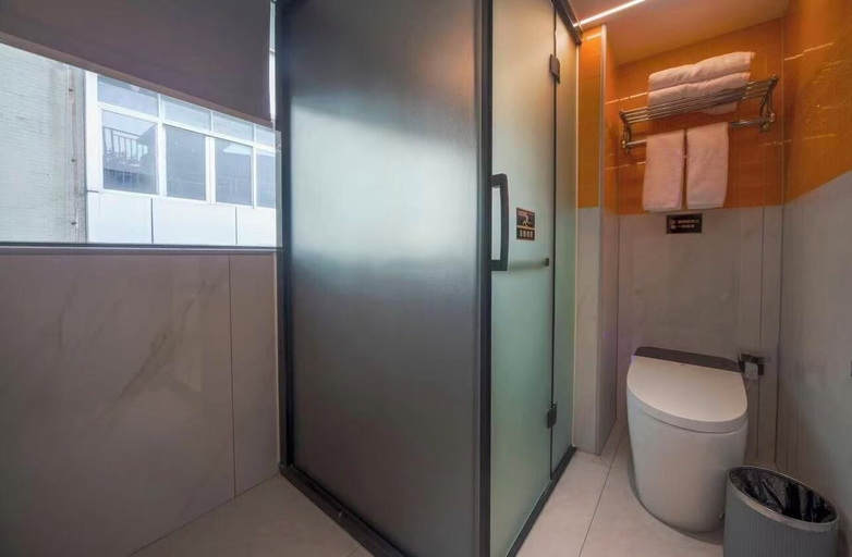 Bathroom 5, Jingfeng Hotel, Guangzhou