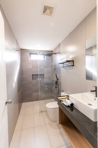 Bathroom 5, Walk Street Hotel & Apartment, Phnom Penh
