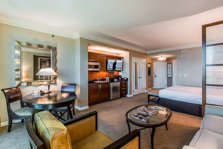 Interior 5, Free Valet Parking MGM Studio 1911, Clark