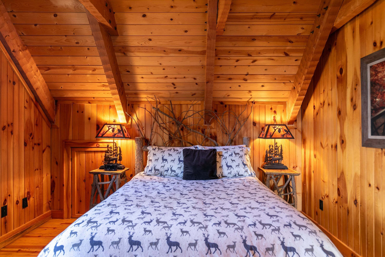 Interior 3, Walk In The Clouds, Watauga