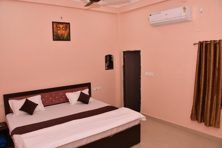 Room 5, Shree Ram Shabd Guest House, Faizabad