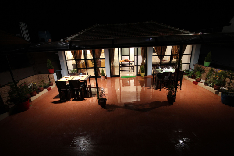 Outdoor dining 3, Seaview Apartments, Ernakulam
