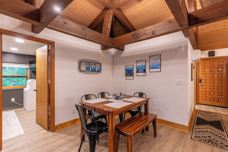 Interior 3, Blue Ridge Retreat at Linville Land Harbor, Avery