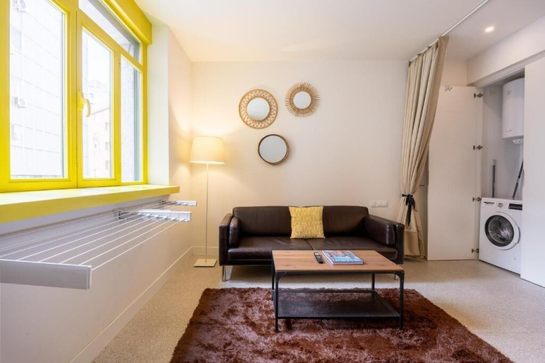 Living area 3, Yellow - Gran Vía Mostenses, Madrid