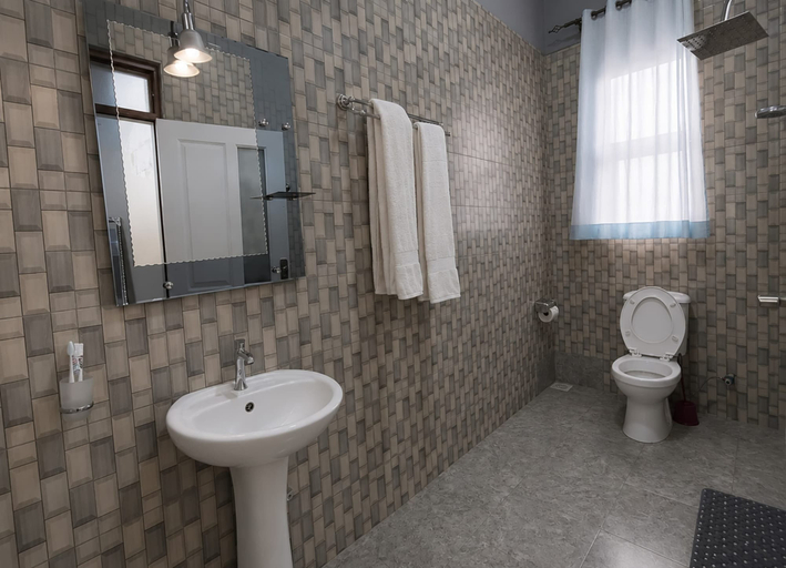 Bathroom, ntare gardens mbarara, Mbarara