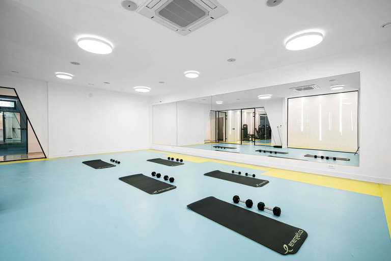 Fitness facility 3, Status M Apartments 176