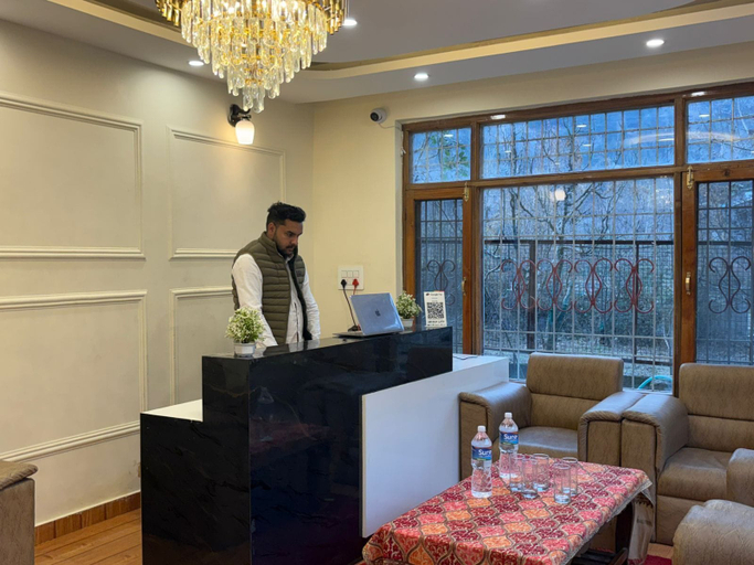 Lobby 4, Hotel The Travica Kasol, Kullu