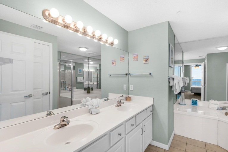 Bathroom 3, Summerwind Center 804, Escambia