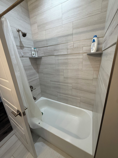 Bathroom 4, South Philly Terrace, Philadelphia